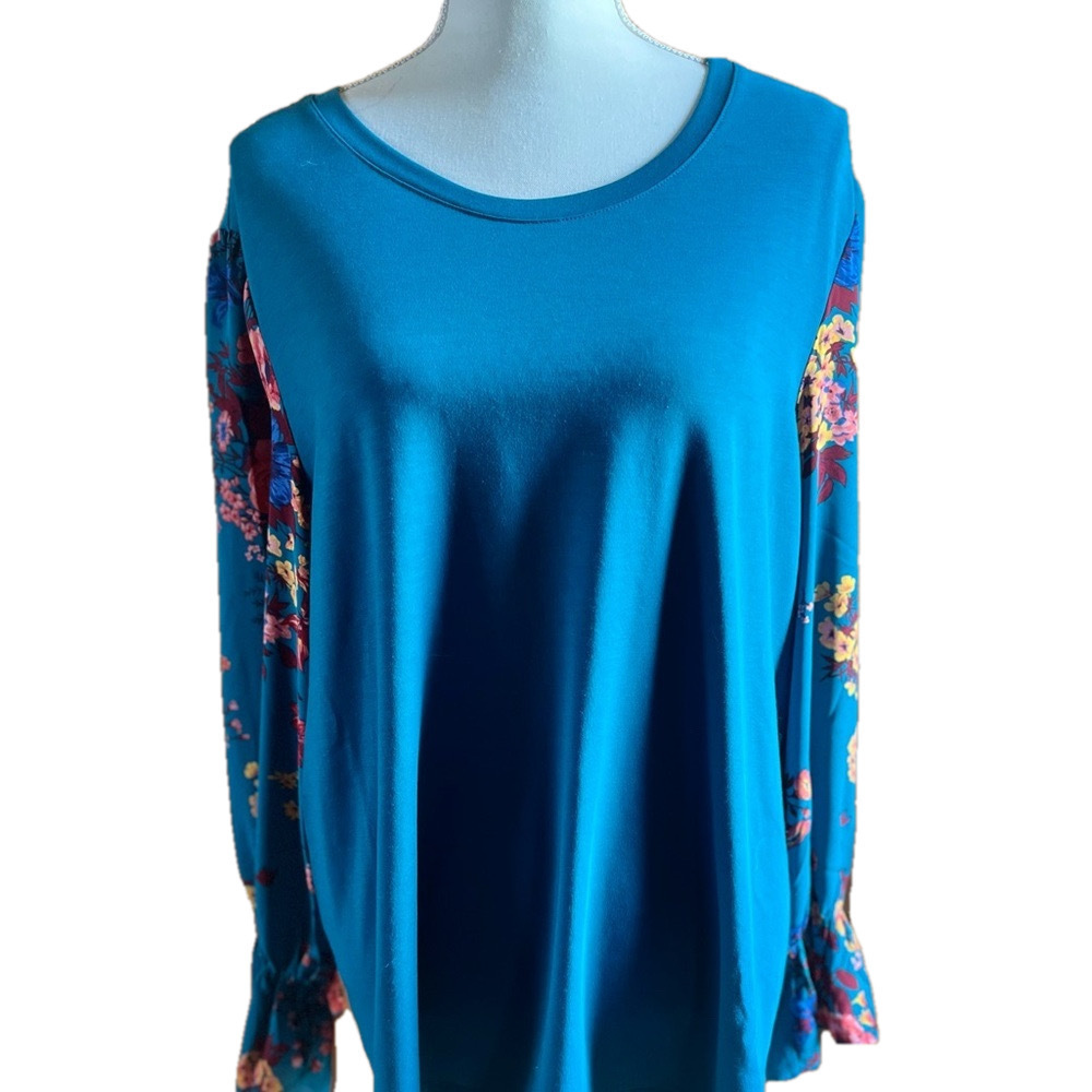 Pioneer Woman shirt, size. Xxxl.